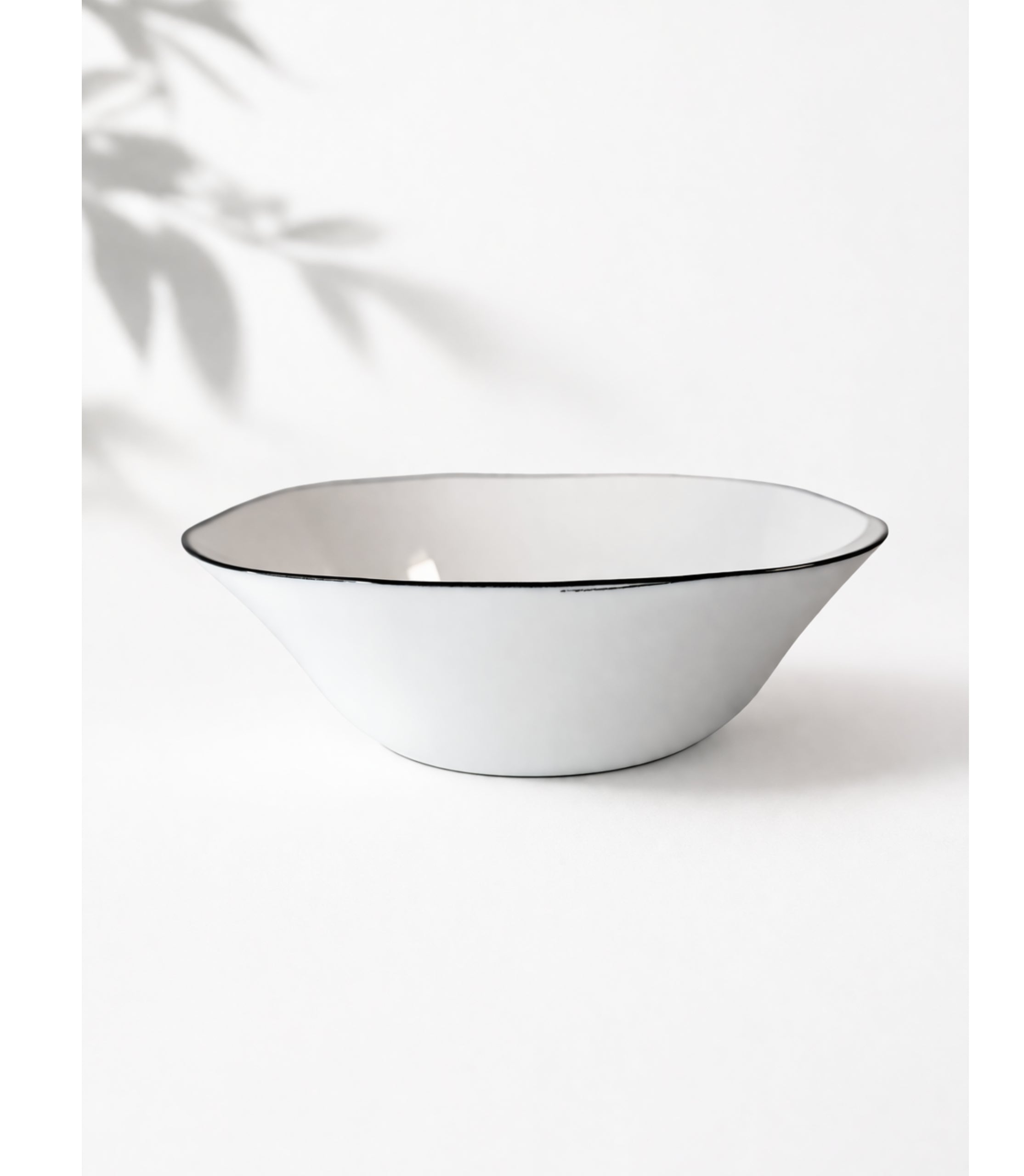 Set 6 Boluri Arcopal Albe Cu Margine Neagră 9.5 inch
