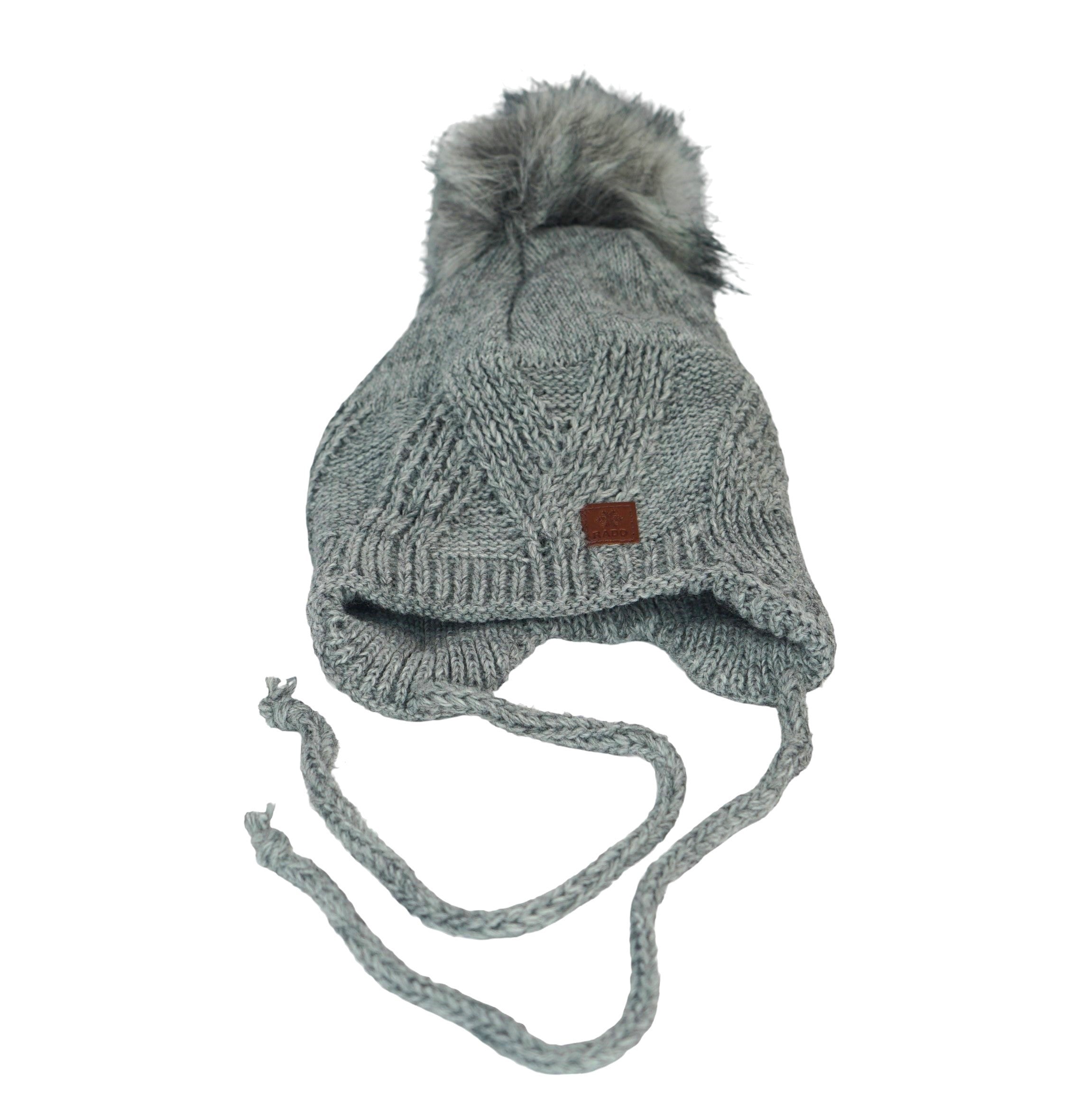 Căciulă Tricotată Cu Moț Si Snururi Model Unisex Pentru Copii