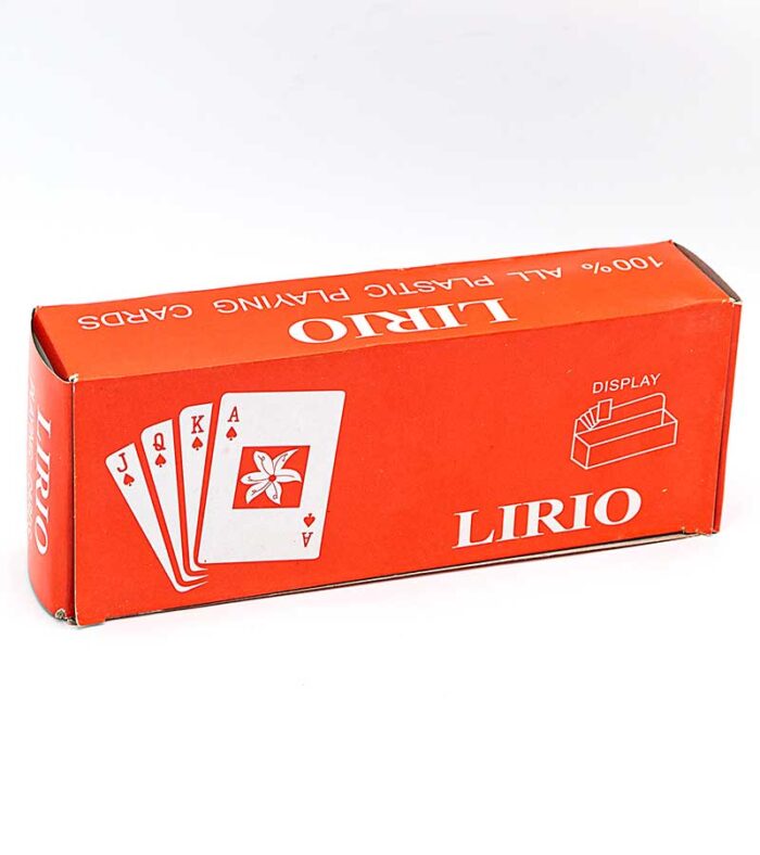 Carti de joc Royal din plastic LIRIO sunt ambalate in set de 2 pachete cu spate rosu si spate albastru. Pachet de carti de joc realizat din plastic, rezistente la stropi de apa. Pretul este pentru 1 pachet de 12 seturi.
