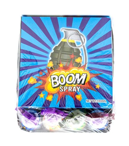 Suc cu aroma BOOM SPRAY este o bautura aromatizata colorata de calitate superioara ambalata in forma de Grenada prevazuta cu un dozator de tip spray.