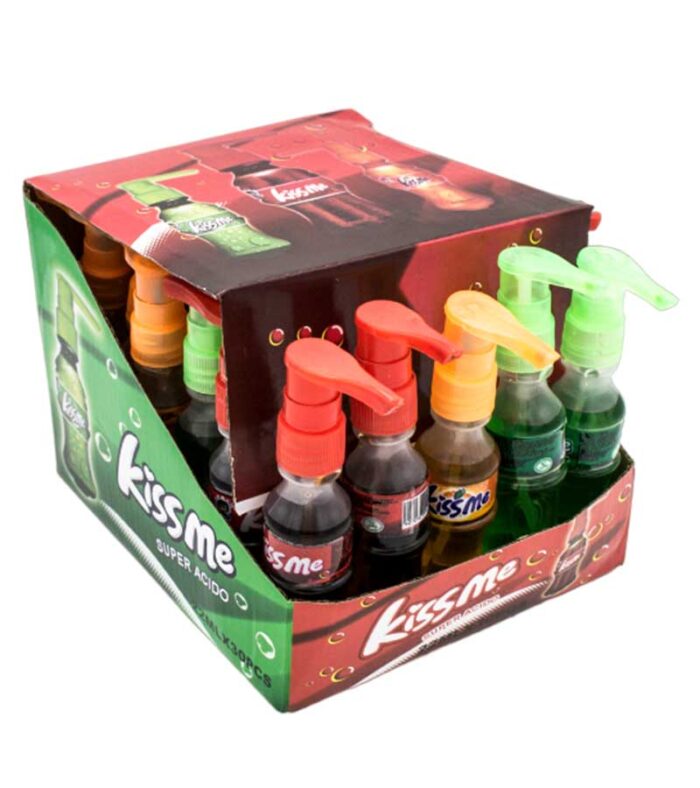 Suc cu aroma KISS ME 22ml este o bautura aromatizata colorata de calitate superioara ambalata in forma de sticla de racoritoare prevazuta cu un dozator de tip spray.